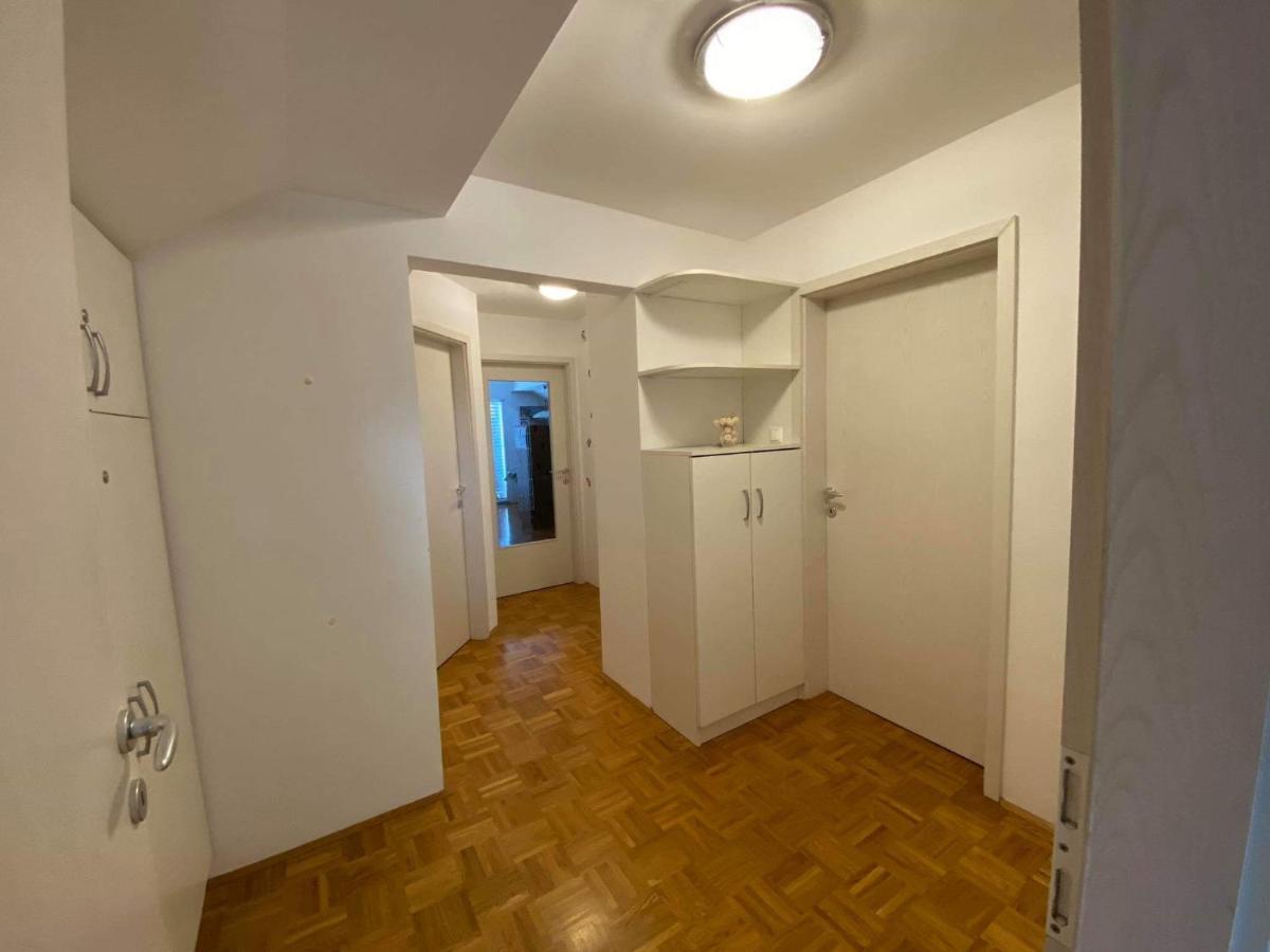 Apartment Kranj - Huge Terrace, Free P, Wi - Fi, Ac Екстер'єр фото